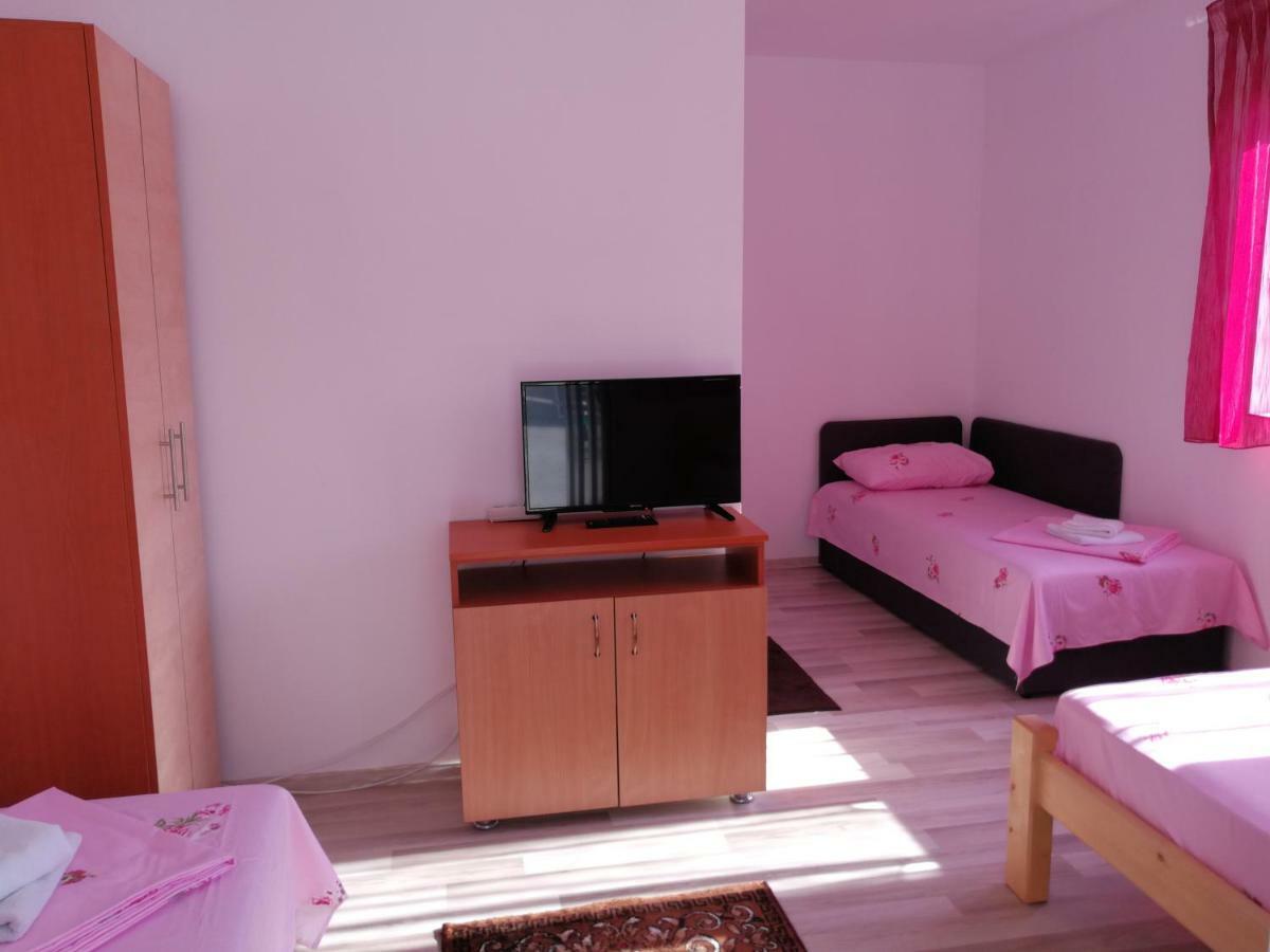 Hotel Vila Baciu Tuzla Esterno foto