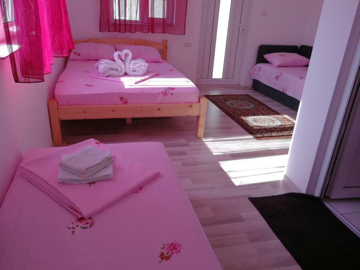 Hotel Vila Baciu Tuzla Esterno foto